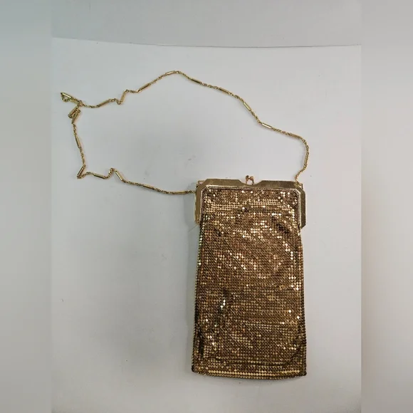 Vintage Mesh Whitings and Davis Gold Bag. - Picture 2 of 7